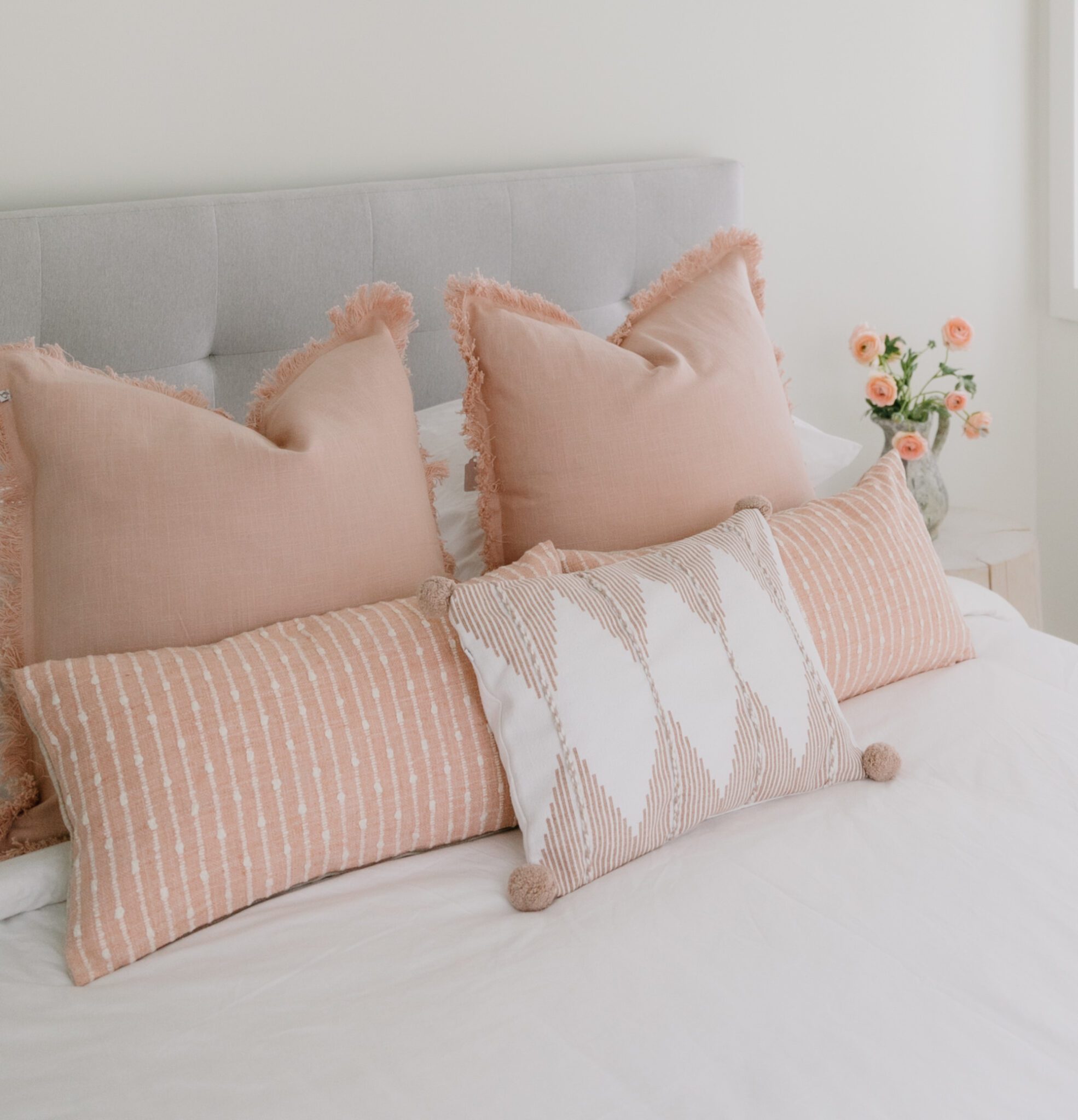 Sevilla 22″ Blush Pink Linen Pillow Cover